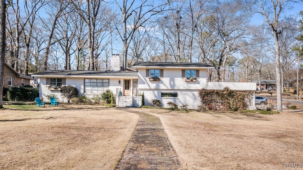 5328 Northwood Lake Dr W, Northport, AL 35473