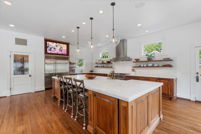 1015 Clifton Ln, Nashville, TN 37204
