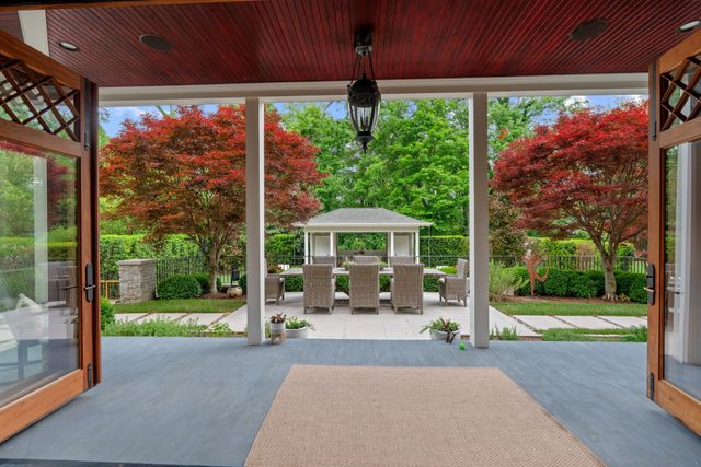 1015 Clifton Ln, Nashville, TN 37204