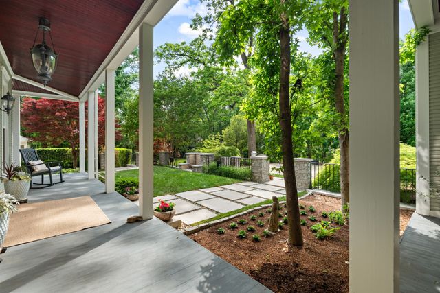 1015 Clifton Ln, Nashville, TN 37204