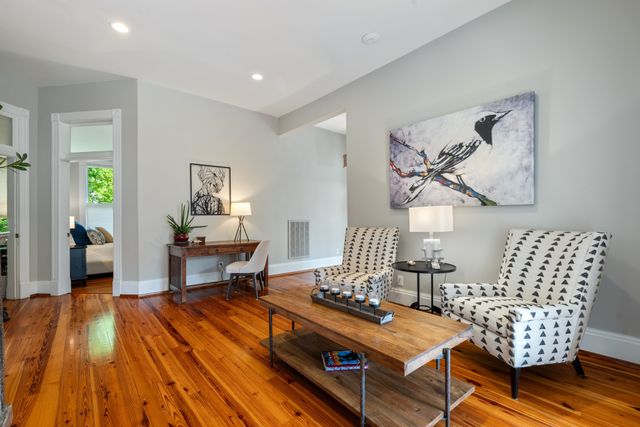 1015 Clifton Ln, Nashville, TN 37204