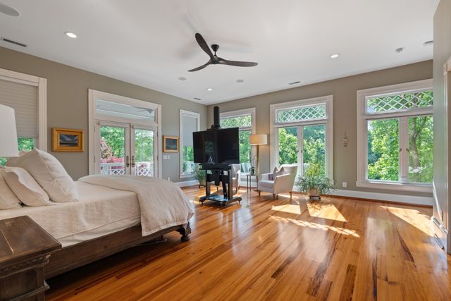 1015 Clifton Ln, Nashville, TN 37204