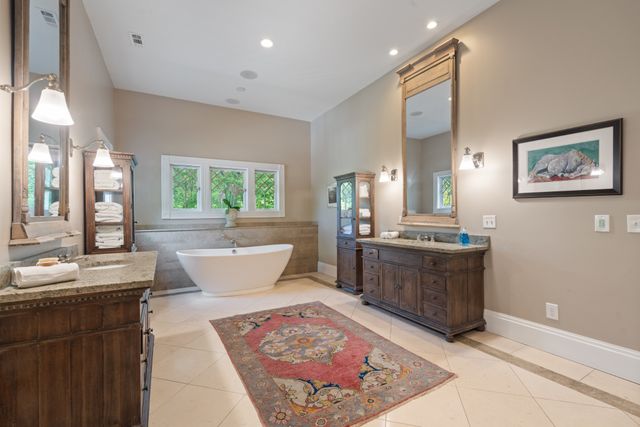 1015 Clifton Ln, Nashville, TN 37204