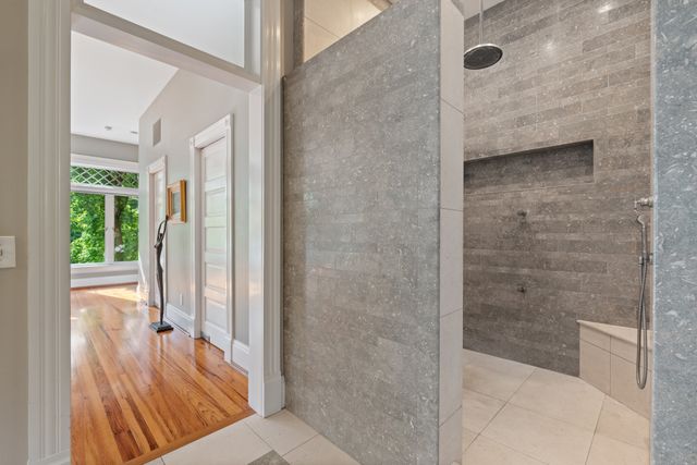 1015 Clifton Ln, Nashville, TN 37204