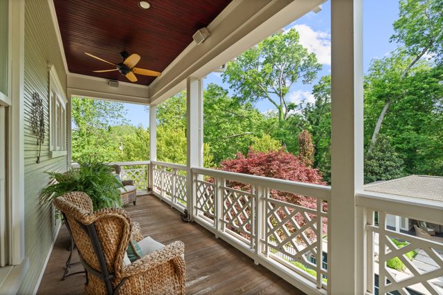 1015 Clifton Ln, Nashville, TN 37204