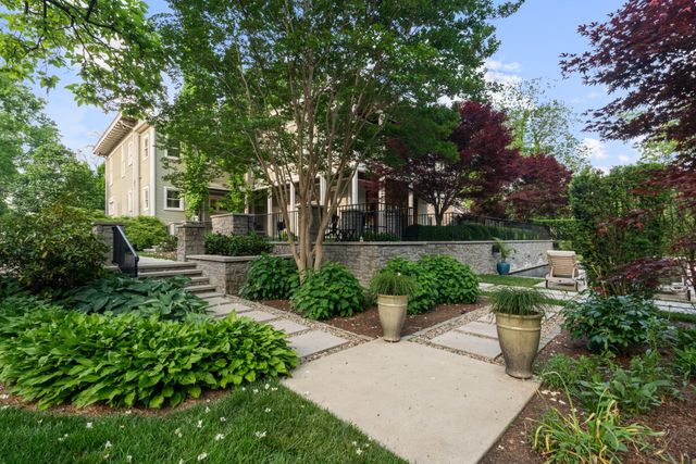 1015 Clifton Ln, Nashville, TN 37204