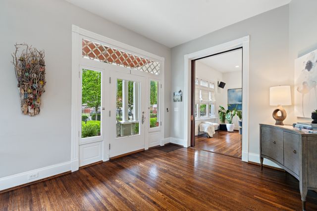 1015 Clifton Ln, Nashville, TN 37204
