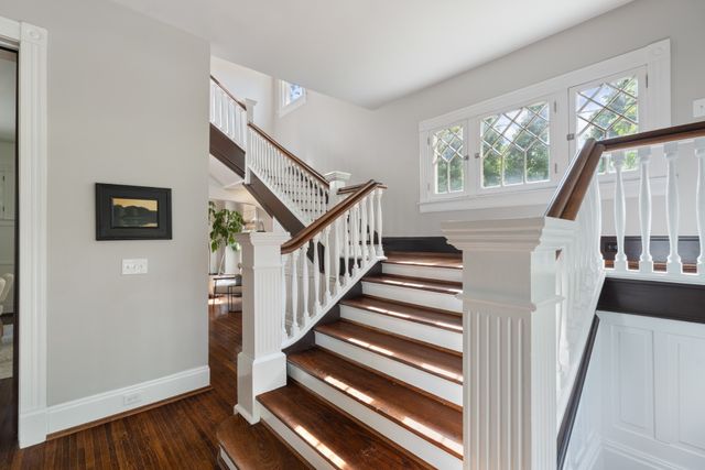 1015 Clifton Ln, Nashville, TN 37204