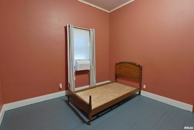 1020 N 16TH Street, Herrin, IL 62948