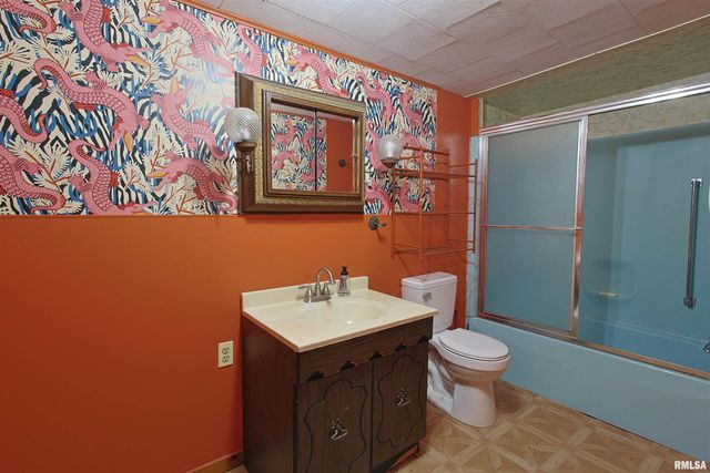 1020 N 16TH Street, Herrin, IL 62948