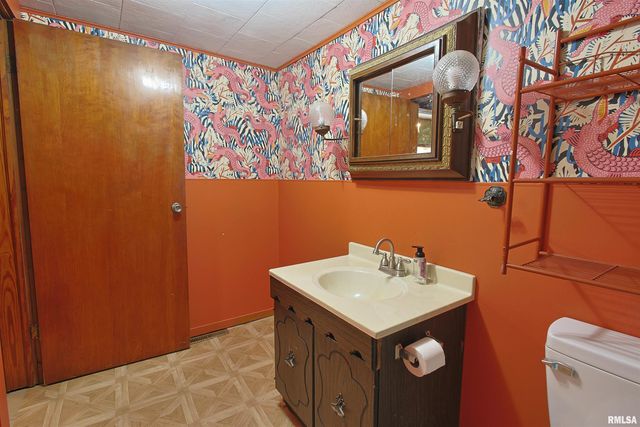 1020 N 16TH Street, Herrin, IL 62948