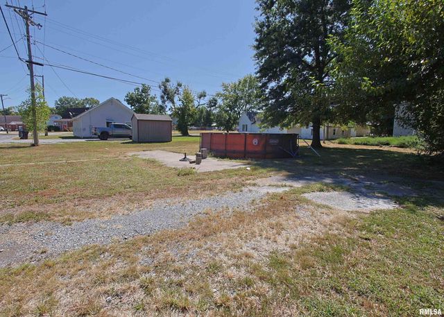 1020 N 16TH Street, Herrin, IL 62948