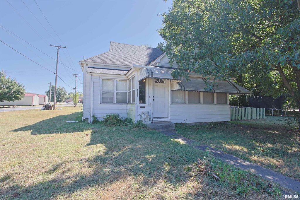 1020 N 16TH Street, Herrin, IL 62948