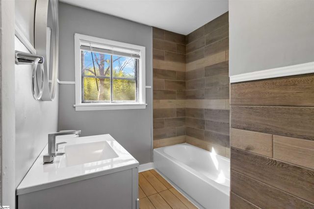 110 Chester Street, Spartanburg, SC 29301