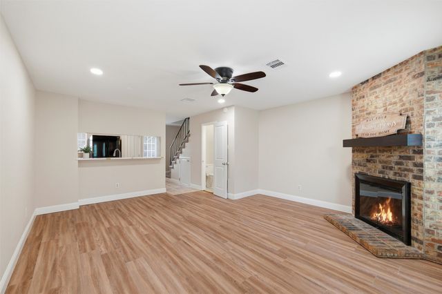 112 Churchill Lane, Euless, TX 76039