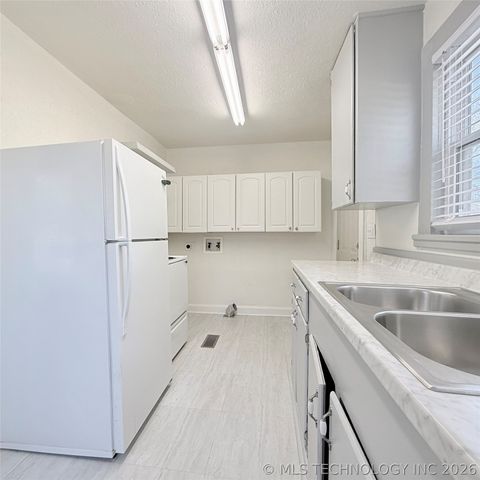 605 Russell Avenue, Tahlequah, OK 74464