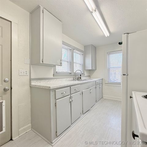 605 Russell Avenue, Tahlequah, OK 74464