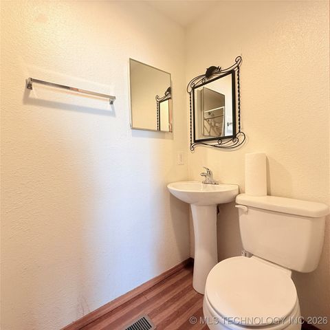 605 Russell Avenue, Tahlequah, OK 74464