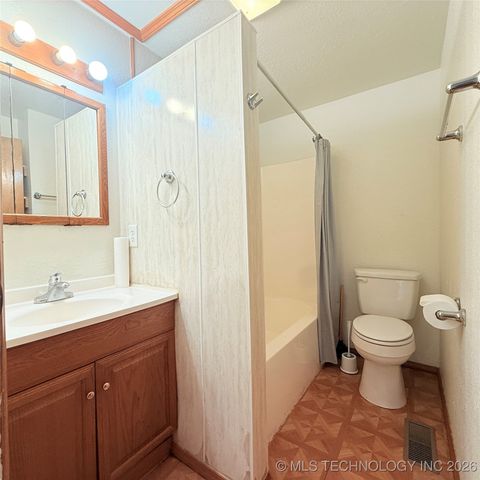 605 Russell Avenue, Tahlequah, OK 74464