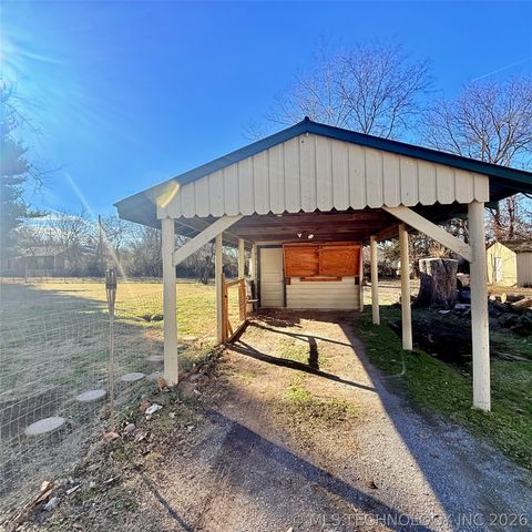 605 Russell Avenue, Tahlequah, OK 74464