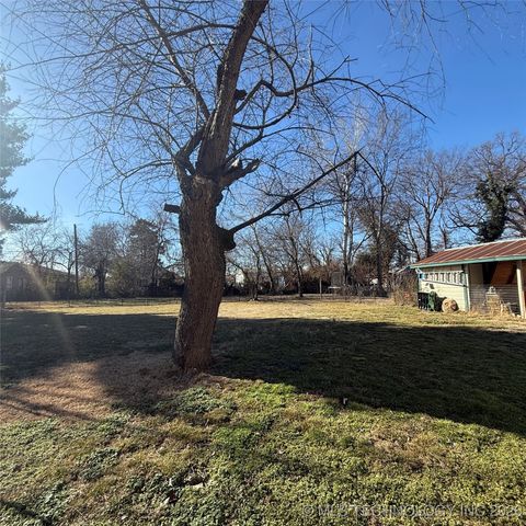 605 Russell Avenue, Tahlequah, OK 74464