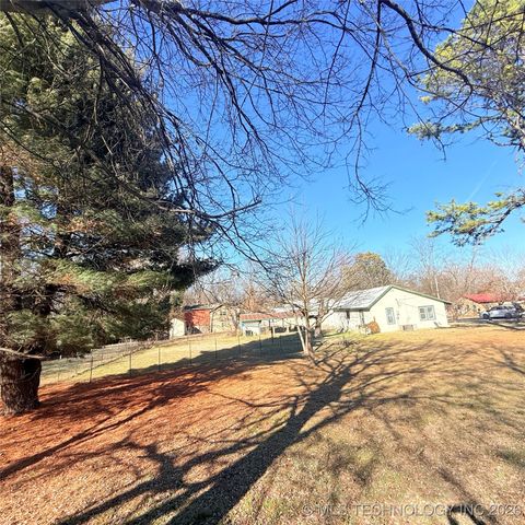 605 Russell Avenue, Tahlequah, OK 74464