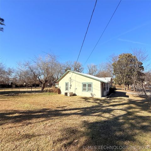 605 Russell Avenue, Tahlequah, OK 74464