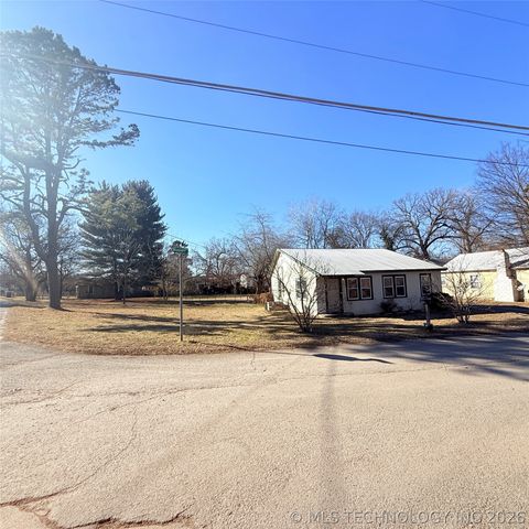 605 Russell Avenue, Tahlequah, OK 74464