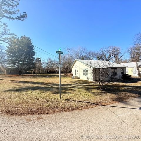 605 Russell Avenue, Tahlequah, OK 74464