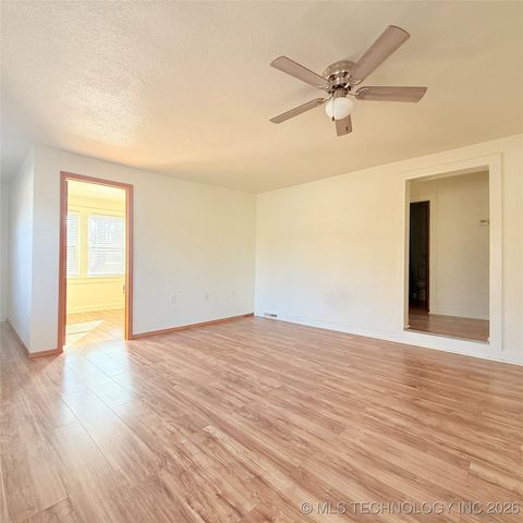 605 Russell Avenue, Tahlequah, OK 74464