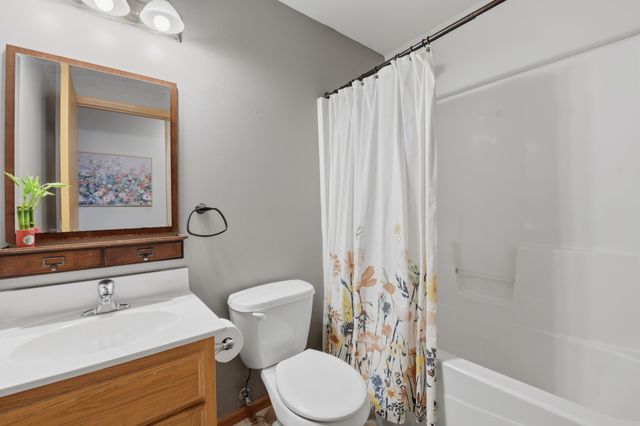 1020 Abbey Road, Northfield, MN 55057