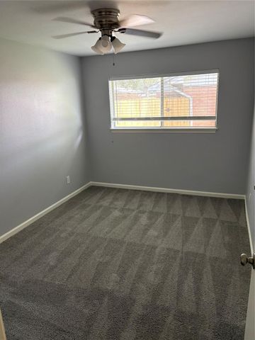 1402 Bellaire Boulevard, Alvin, TX 77511