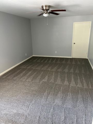 1402 Bellaire Boulevard, Alvin, TX 77511