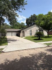 1402 Bellaire Boulevard, Alvin, TX 77511