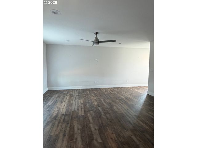 1010 2ND Ave, Seaside, OR 97138