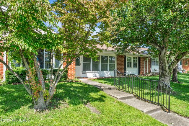 995 Argyll Circle B, Lakewood, NJ 08701