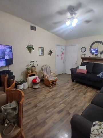 10226 Apricot Field, San Antonio, TX 78245