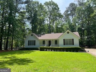 132 W Lakeview Drive, Milledgeville, GA 31061