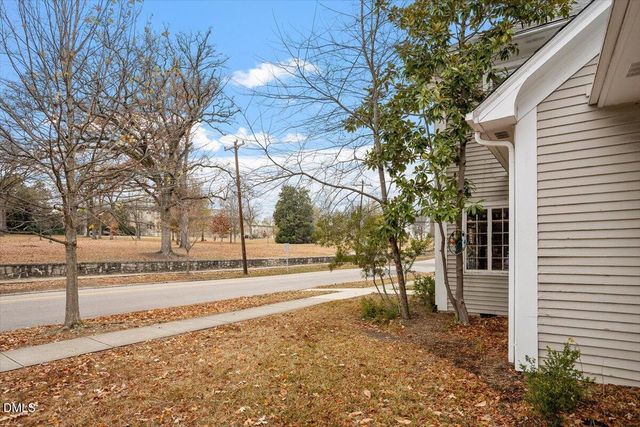 208 N Buchanan Boulevard 4, Durham, NC 27701