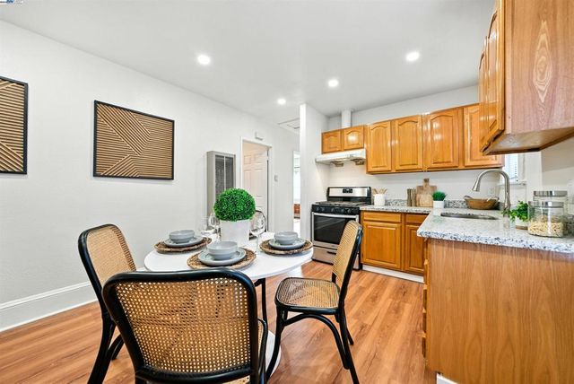 2539 Grande Vista Ave, Oakland, CA 94601