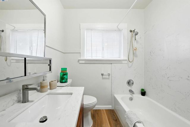 2539 Grande Vista Ave, Oakland, CA 94601