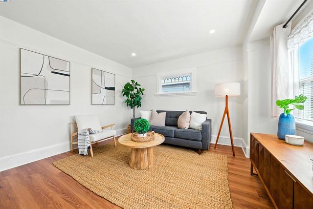 2539 Grande Vista Ave, Oakland, CA 94601