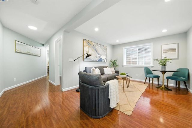 2539 Grande Vista Ave, Oakland, CA 94601