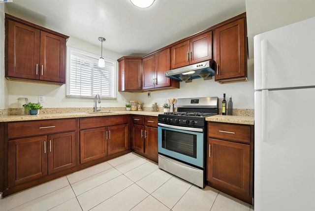 2539 Grande Vista Ave, Oakland, CA 94601