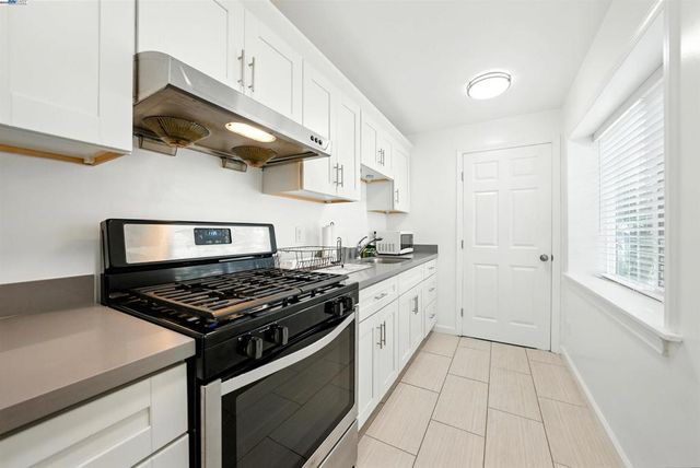 2539 Grande Vista Ave, Oakland, CA 94601