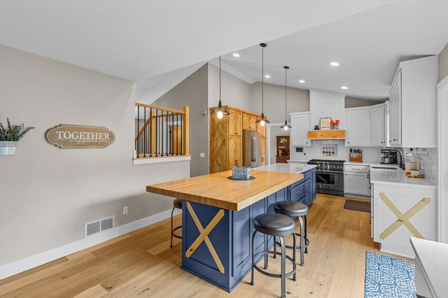 9142 Harpers Court NE, Blaine, MN 55449