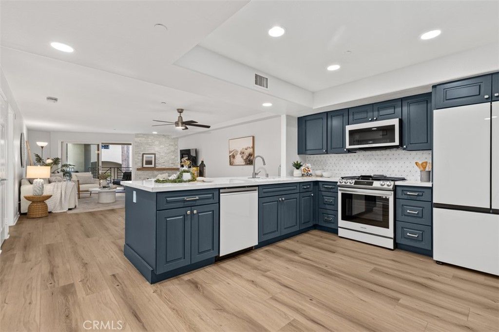 200 Pacific coast Highway M50, Huntington Beach, CA 92648 — photo 3