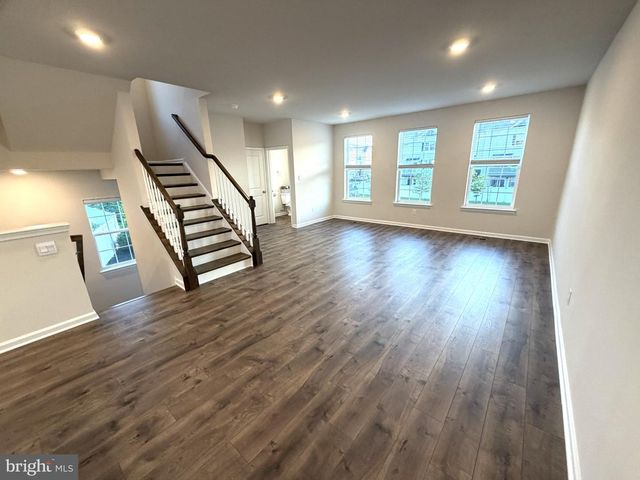 1 AUTUMN PARK BLVD, Medford, NJ 08055