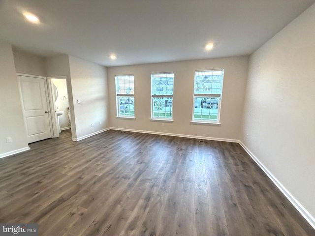 1 AUTUMN PARK BLVD, Medford, NJ 08055