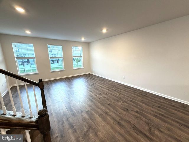 1 AUTUMN PARK BLVD, Medford, NJ 08055